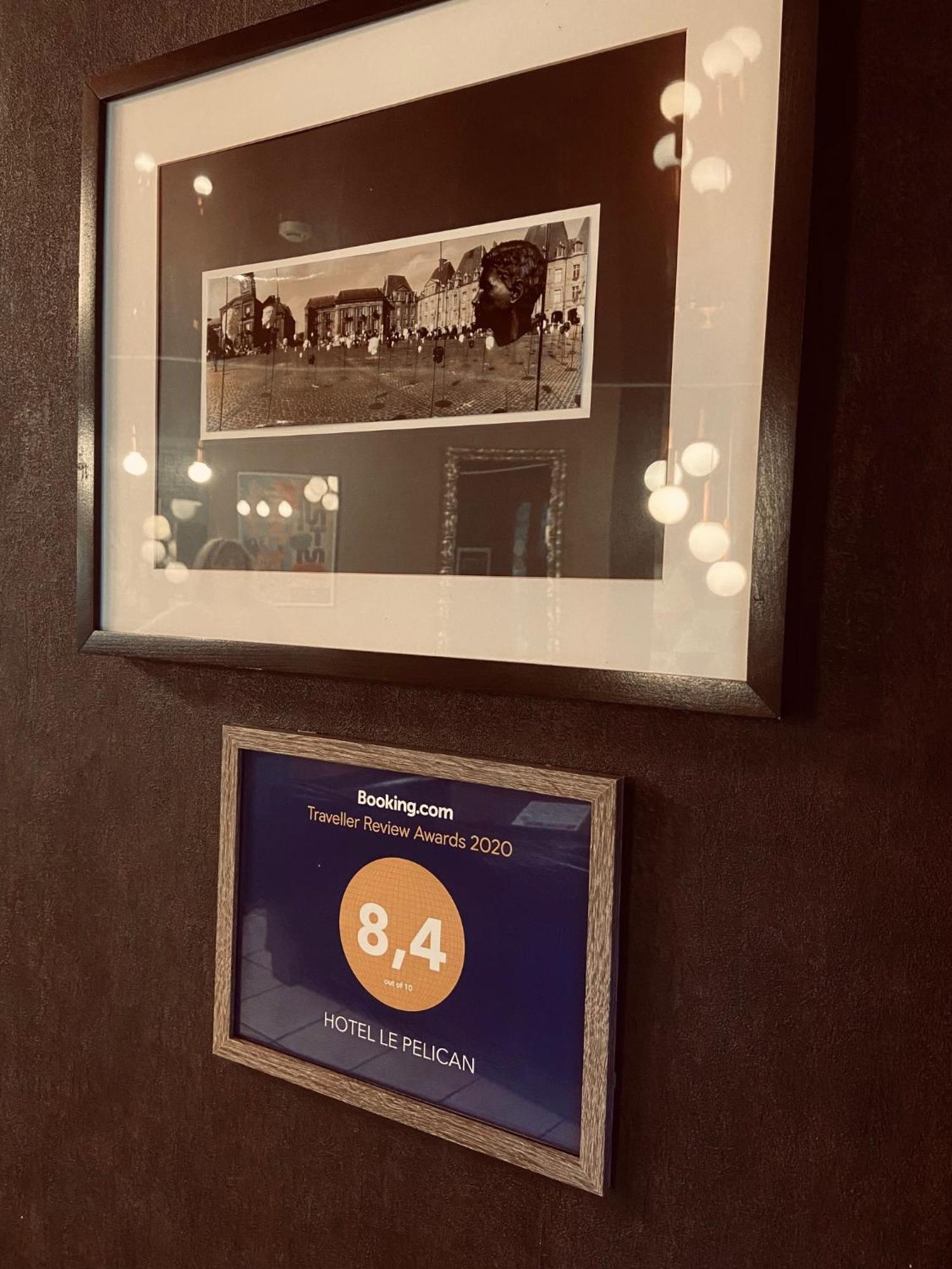 Hotel Le Pelican ชาร์เลอวิลล์-เมซิแยร์ ภายนอก รูปภาพ