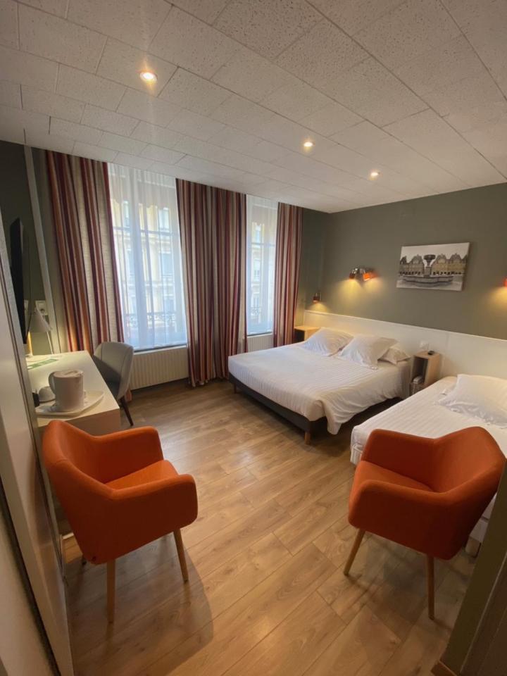 Hotel Le Pelican ชาร์เลอวิลล์-เมซิแยร์ ภายนอก รูปภาพ