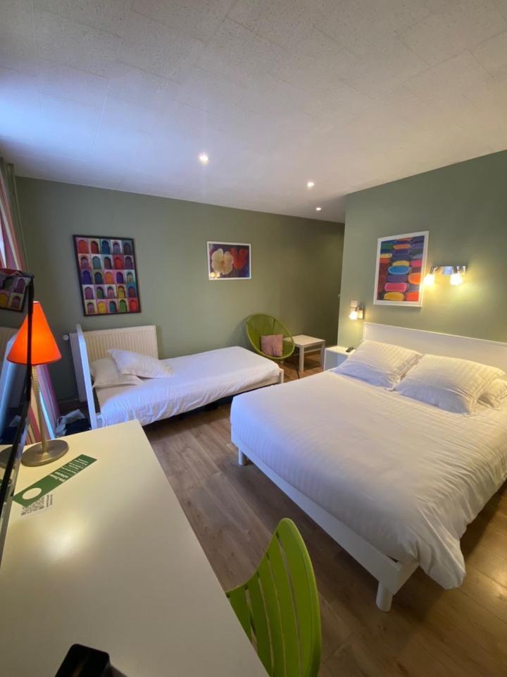 Hotel Le Pelican ชาร์เลอวิลล์-เมซิแยร์ ภายนอก รูปภาพ