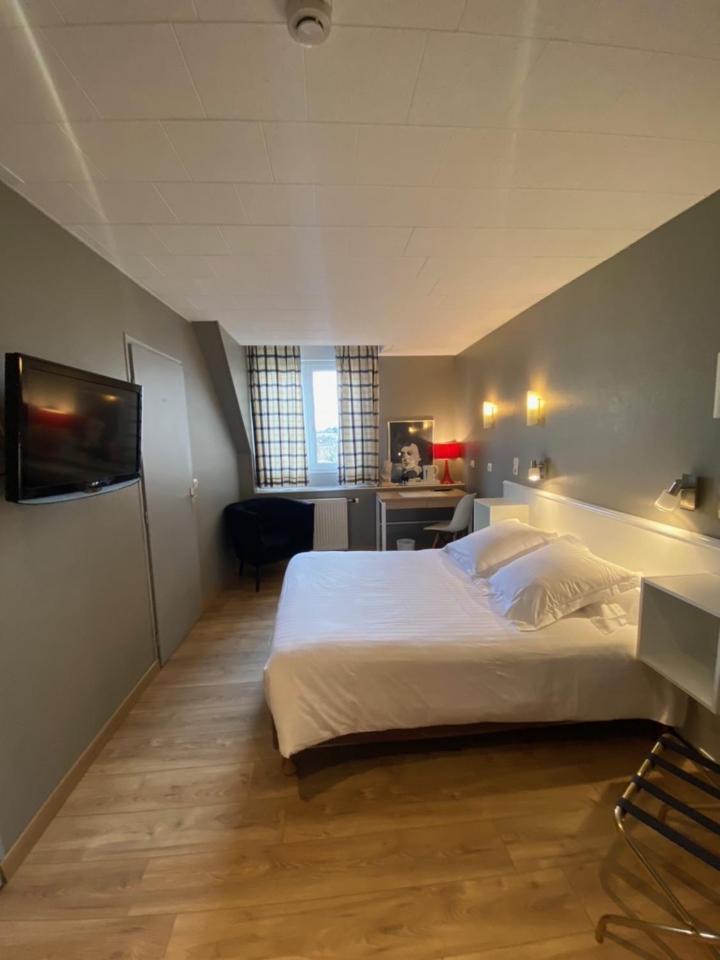 Hotel Le Pelican ชาร์เลอวิลล์-เมซิแยร์ ภายนอก รูปภาพ